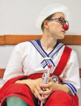 КЛОУН, КОТОРЫЙ ЖИВЕТ В БОЛЬНИЦЕ